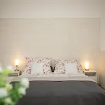 Omni Vendeghaz