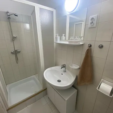 Guest house Omni Vendeghaz *