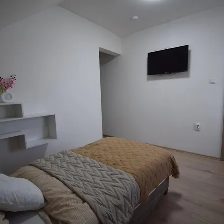 Omni Vendeghaz *