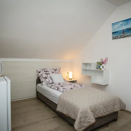 Omni Vendeghaz Bük
