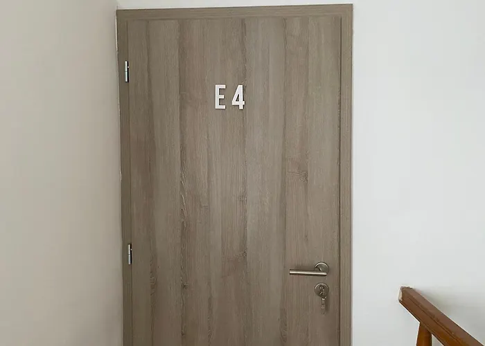 Omni Vendeghaz Pensiune